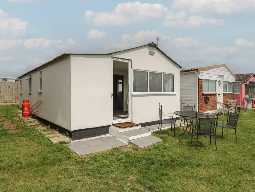 Family-oriented wonderful cottage | Close to the beach - Image 1