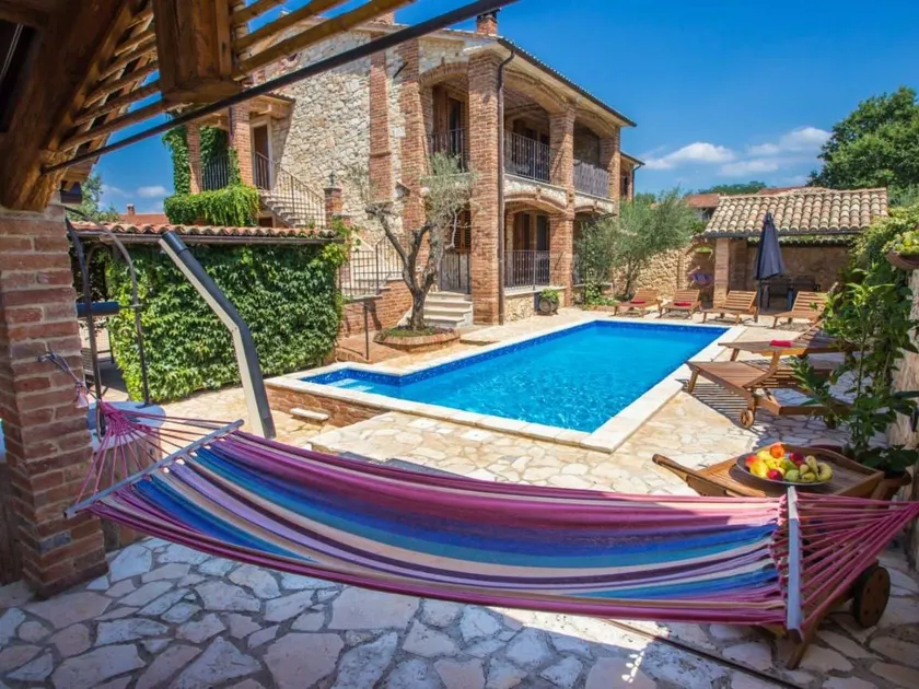 Voll ausgestattetes charmantes Apartment mit Grill, Garten und Pool - Image 1