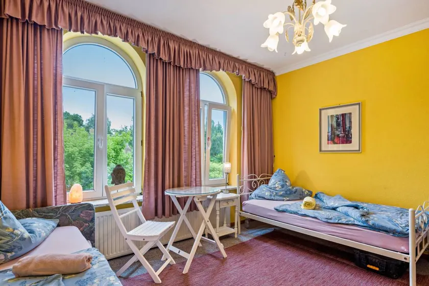 Dedicated room | Garden view - Image 1