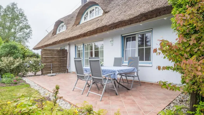 Apartment with garden, barbecue & terrace - Image 1