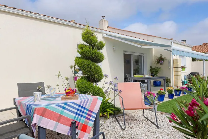 Bed & breakfast with terrace & garden | Garden view - Image 1