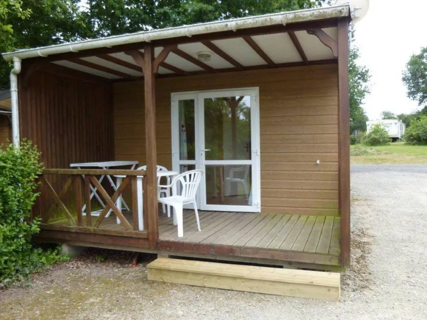 Chalet with pool - Image 1