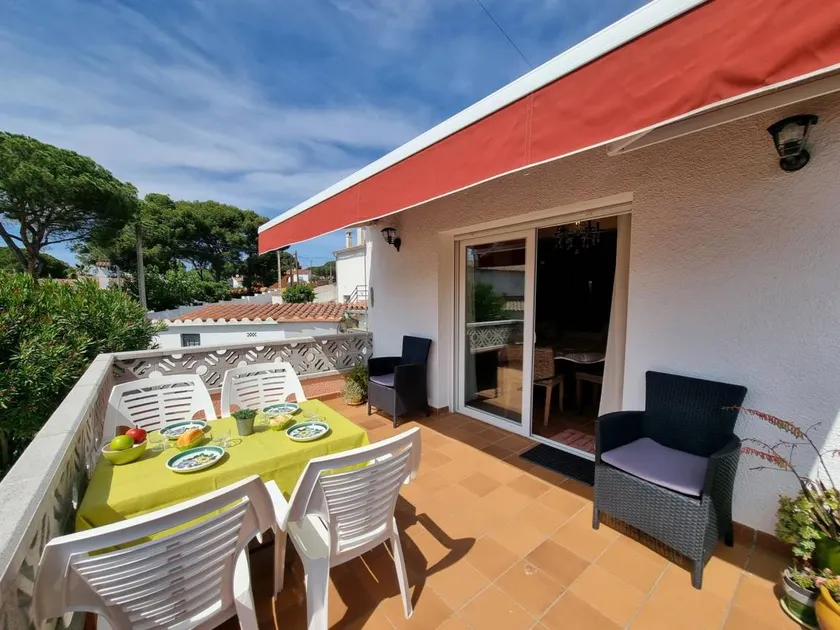 Spacious house in L'Escala, near the beach, ideal for families - Image 1