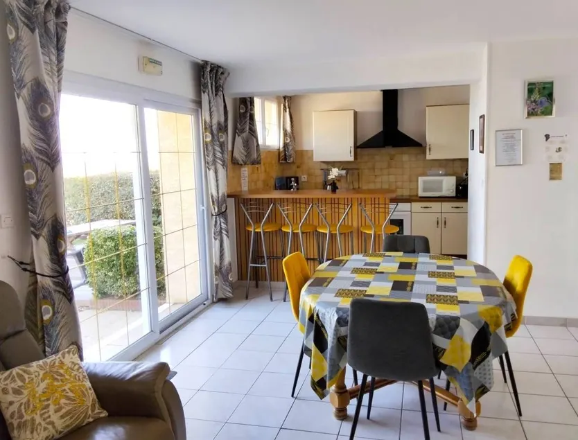 Family-friendly cottage with garden, barbeque & terrace | Sea view | Dogs allowed - Image 1