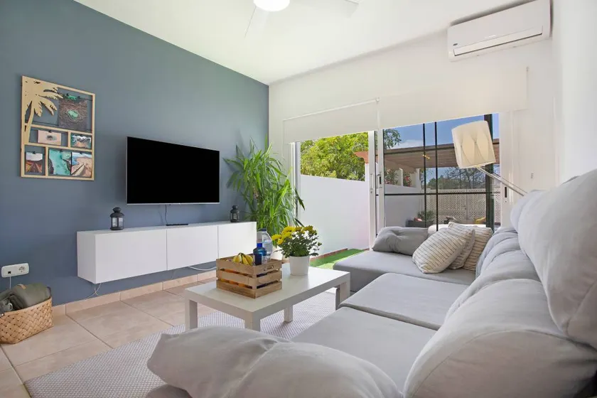 Family-oriented lovely flat with terrace, garden & barbecue | City view | Close to the beach | Suitable for remote work - Image 1