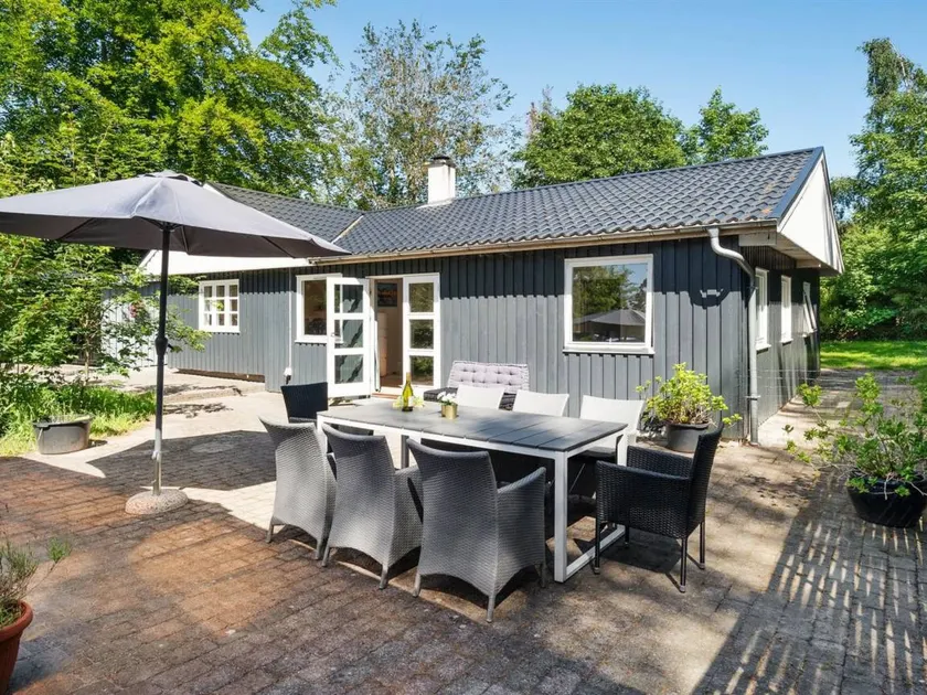 Children-friendly house with terrace | Beach nearby | Pets allowed - Image 1