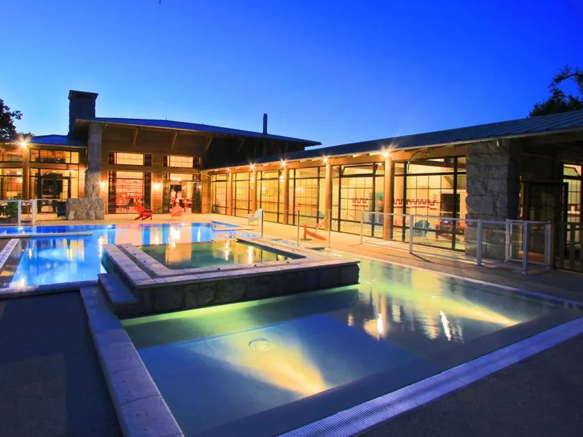 Family-friendly wonderful unique accommodation with terrace & heated pool - Image 1