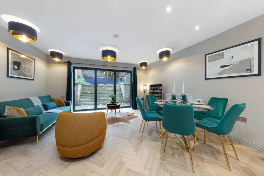 Holiday apartment with garden - Image 1
