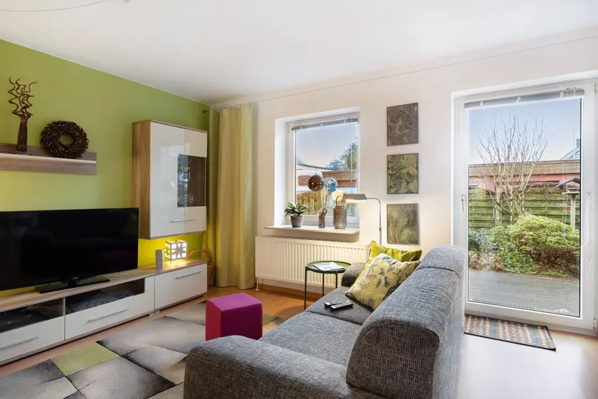 Holiday Home 'Huus Meernmank' with Shared Terrace, Shared Garden and Wi-Fi - Image 1