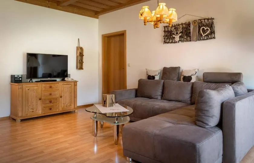 Apartment with terrace, garden & BBQ | Garden view - Image 1