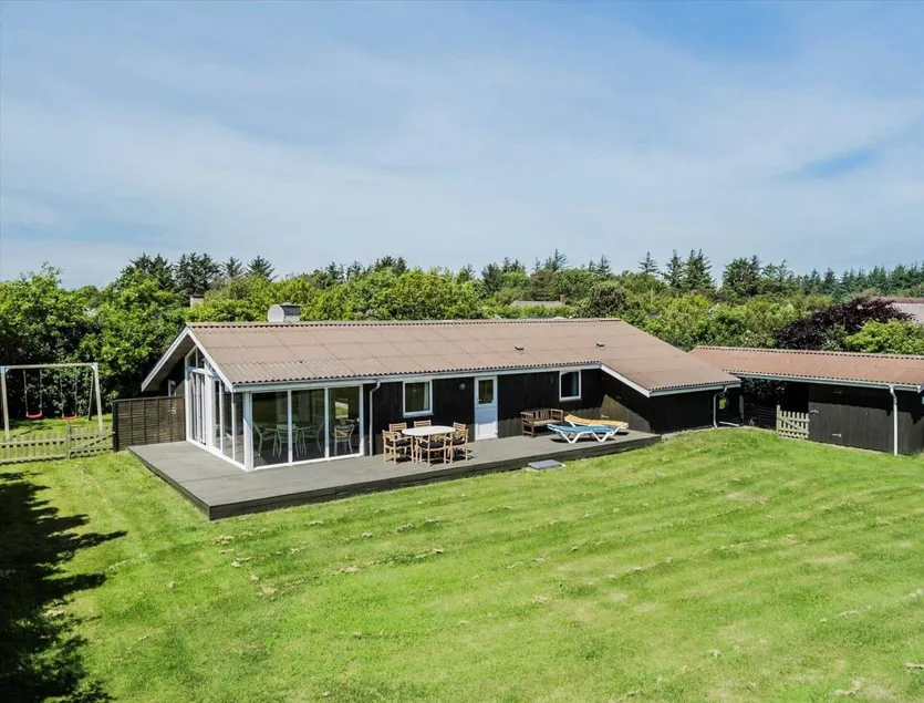 House with terrace, sauna & barbecue - Image 1