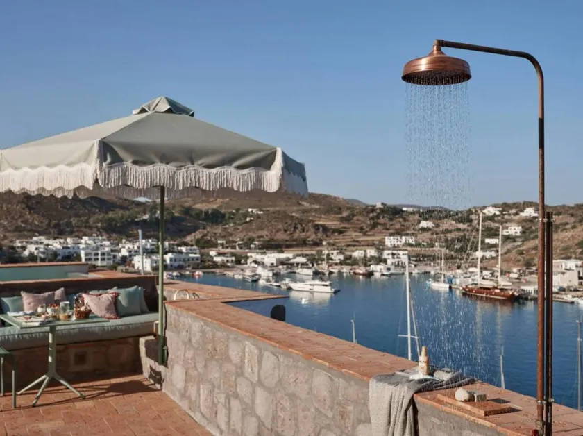Villa with terrace, fast internet & private pool | Beach view - Image 1