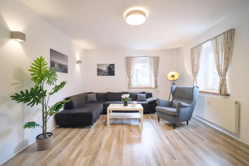 Family-oriented holiday apartment with garden - Image 1