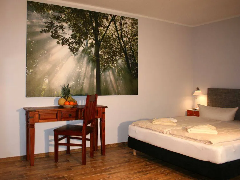 L Zimmer 101 - Image 1
