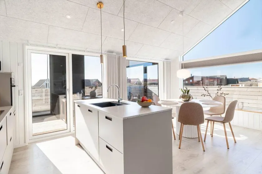 Meravigliosa casa totalmente attrezzata con griglia, idromassaggio e sauna | Vista sul lago | Spiaggia nelle vicinanze | Accetta animali domestici - Image 1