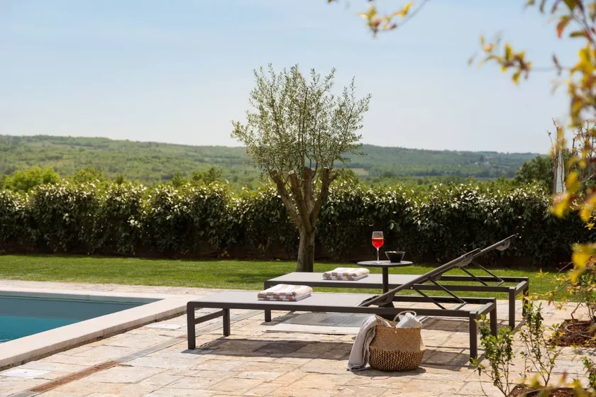 Family-friendly lovely villa with pool - Image 1