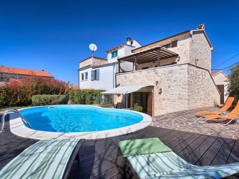 House with garden, private pool & barbeque - Image 1