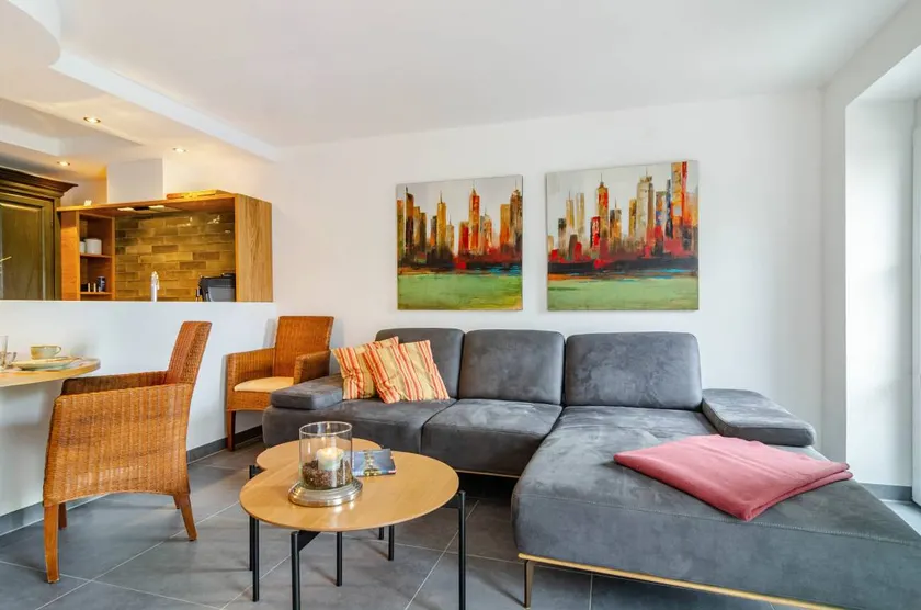 Holiday apartment with BBQ, garden & terrace | Garden view - Image 1