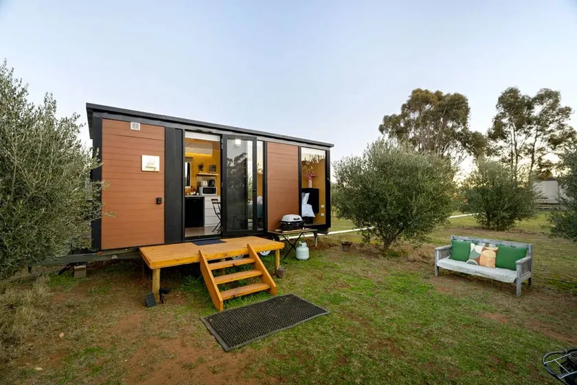 Serene Tiny House with Amazing Countryside Landscapes in New South Wales - Image 1