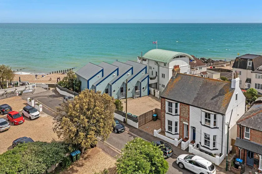 Family-friendly house with garden & fast internet | Sea view | Close to the beach | Pets allowed - Image 1