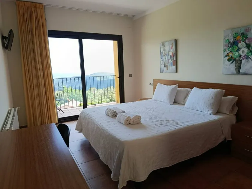 Room 'Habitació Alzina' with Sea View, Balcony and Wi-Fi - Image 1