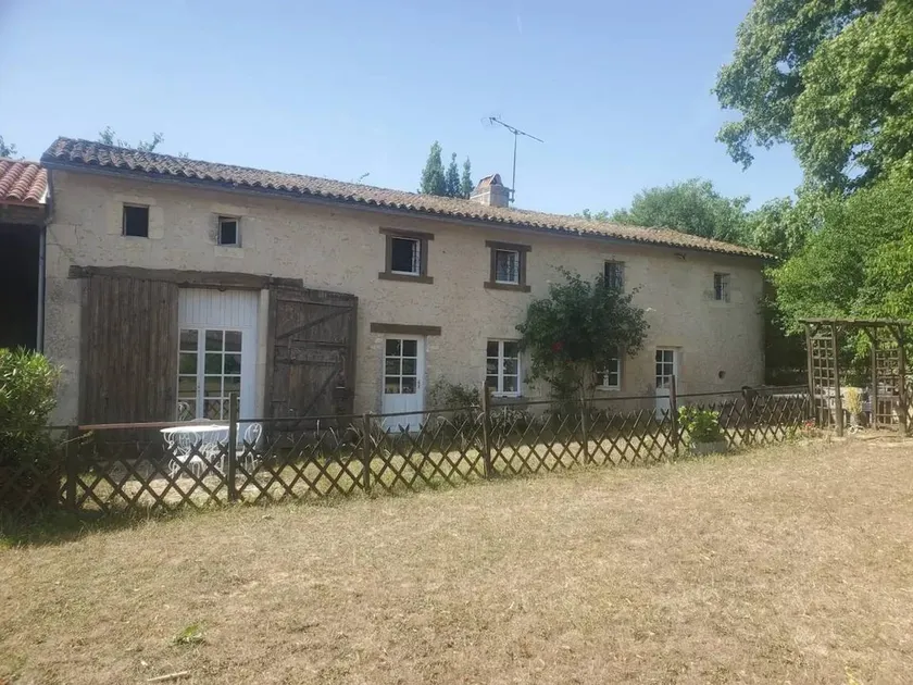 Spacious house near riding school - Image 1
