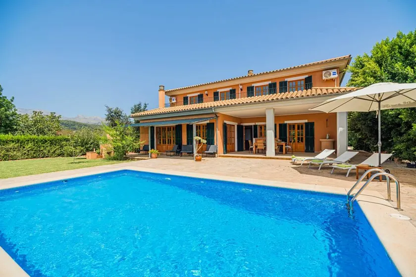 Villa mit Grill, Terrasse und Garten - Image 1