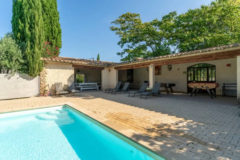 Agréable maison avec piscine, jardin et barbecue | Vue montagne - Image 1