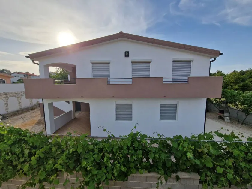 Gemütliche Erdgeschosswohnung Ema mit Terrasse - Image 1