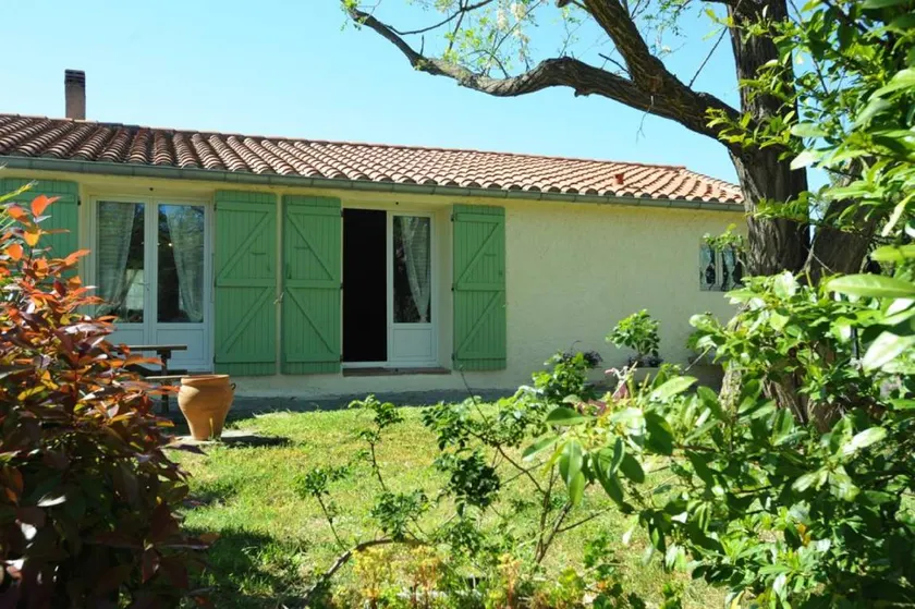Gite with terrace, garden & BBQ - Image 1