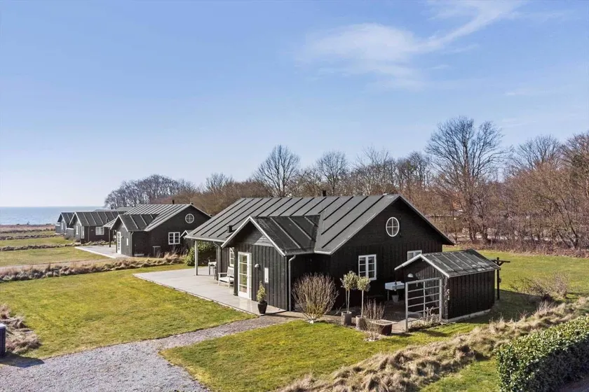 Holiday home with terrace, BBQ & sauna | Sea view | Beach nearby - Image 1