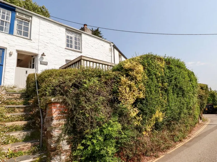 Fully equipped beautiful cottage with terrace & garden | Dogs allowed - Image 1