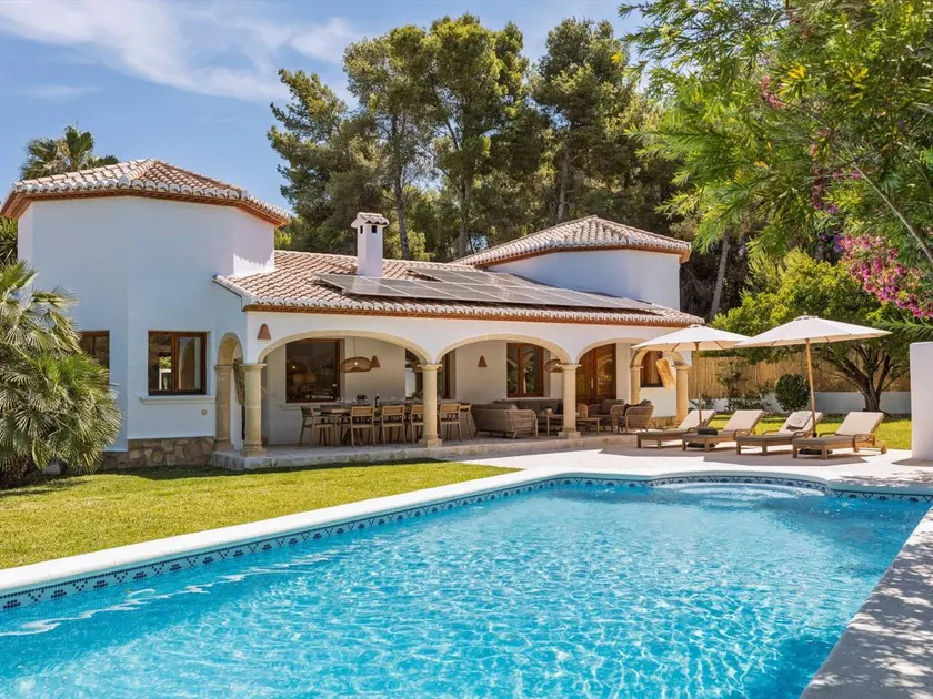Family villa with AC - 8 guests - Image 1