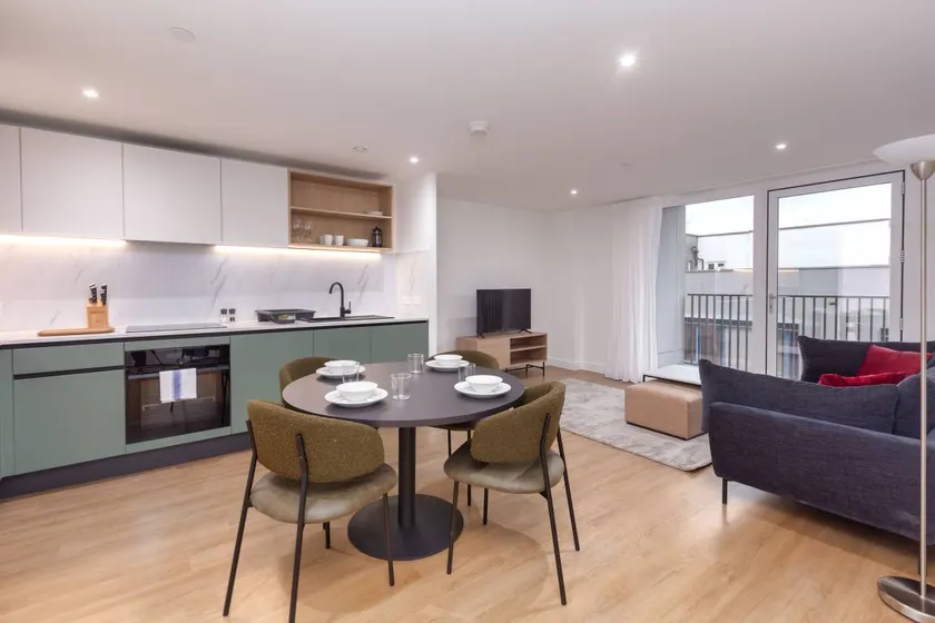 Apartment with garden - Image 1