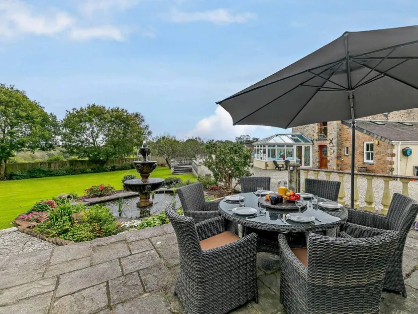 Cottage with garden & jacuzzi - Image 1