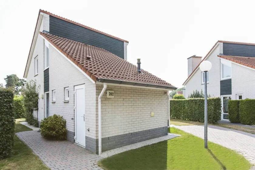 Villa with garden, terrace & pool | Pet-friendly - Image 1