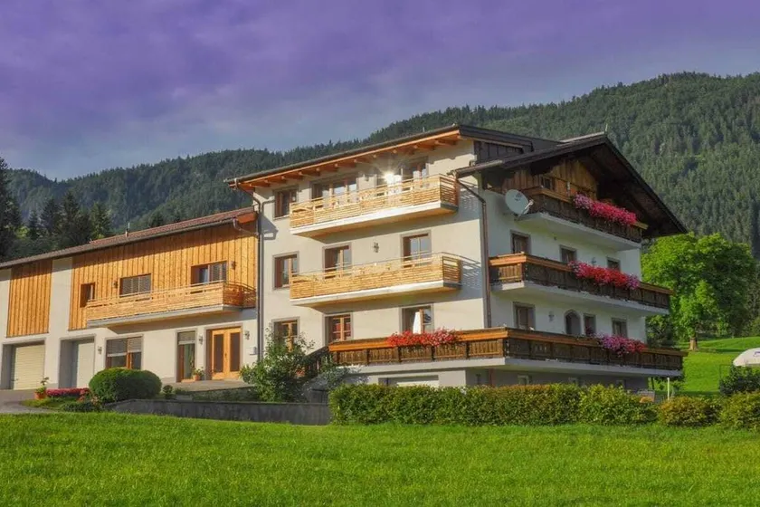 Lovely holiday home with garden, BBQ & sauna - Image 1