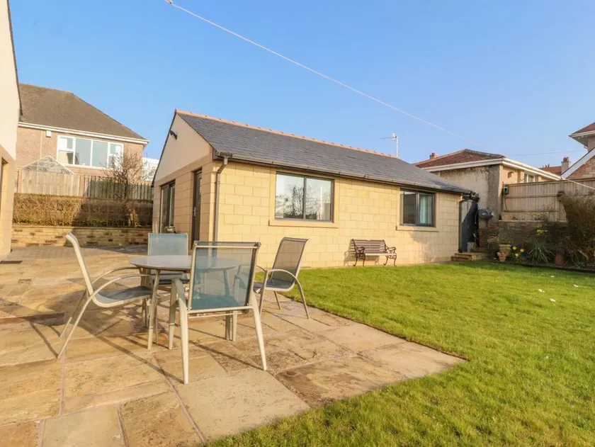 Cottage with garden | Beach view - Image 1