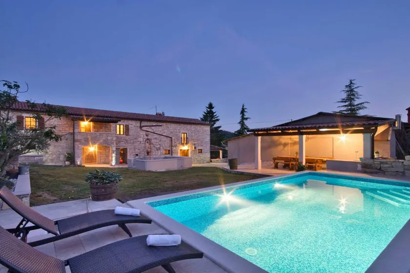 Letting with garden, barbeque & pool | Pool view - Image 1
