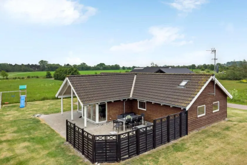 Merveilleuse maison de vacances entièrement équipée avec jardin et terrasse - Image 1
