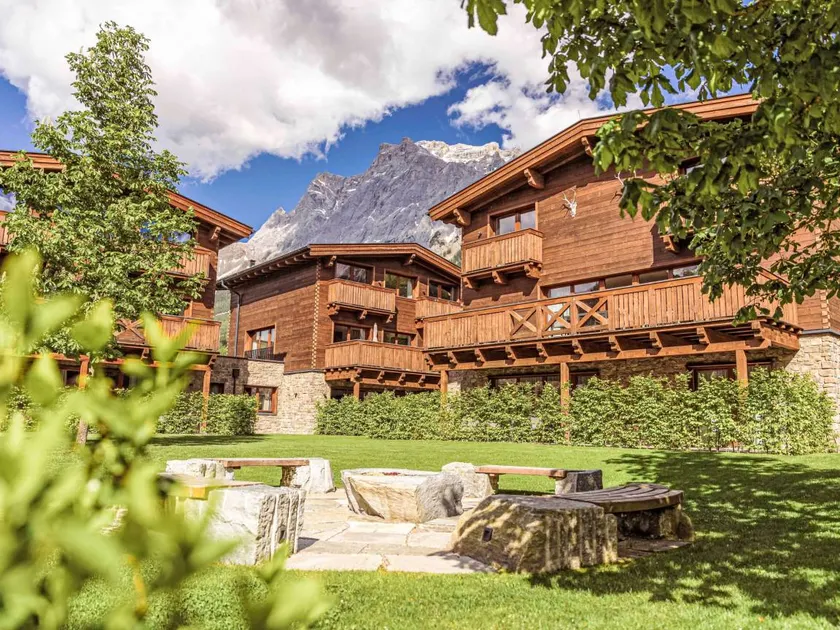 Holiday home with sauna & heated pool | Mountain view - Image 1
