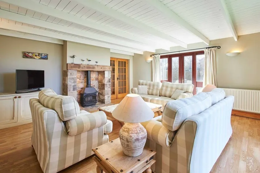 Host Stay The Coach House - Image 1