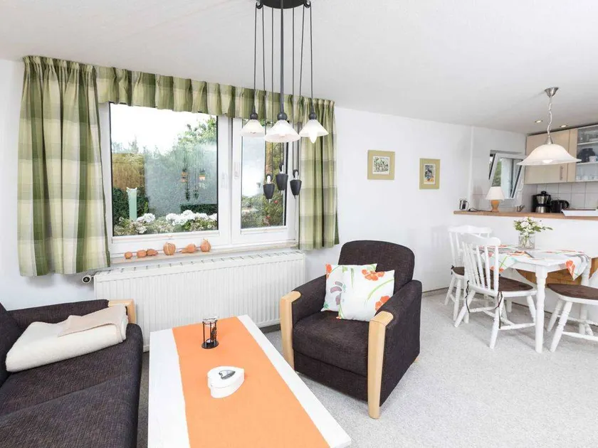Child-friendly holiday apartment with garden, barbeque & terrace - Image 1