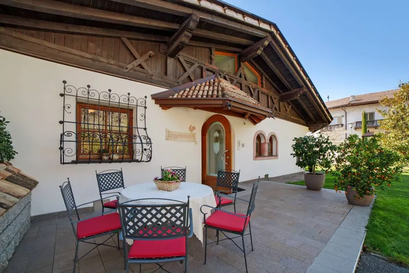 Holiday apartment with garden, terrace & fast internet | Garden view - Image 1