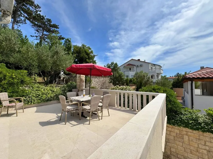 Flat with garden, terrace & BBQ | Sea view - Image 1