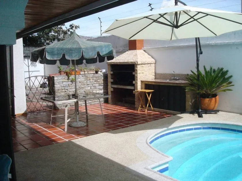 Beautiful private room with terrace, garden & barbecue - Image 1