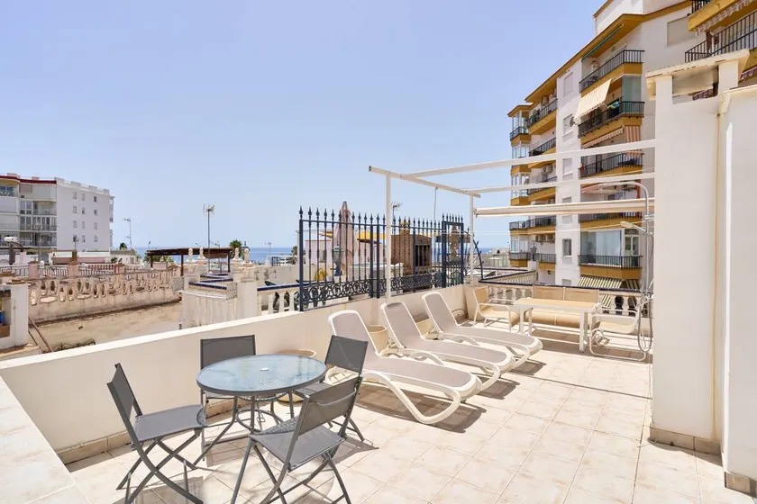 Voll ausgestattetes charmantes Ferienhaus mit Grill und Terrasse | Meerblick | Strand in der Nähe | Haustierfreundlich - Image 1