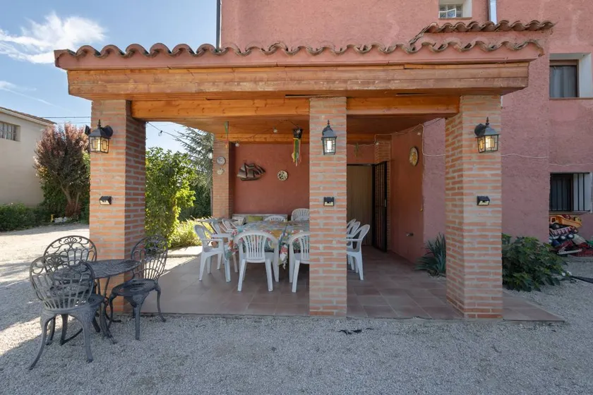 Rural House for 15 Guests—700 m² Fenced Garden—Barbecue—Pet Friendly—Near Calamocha - Image 1
