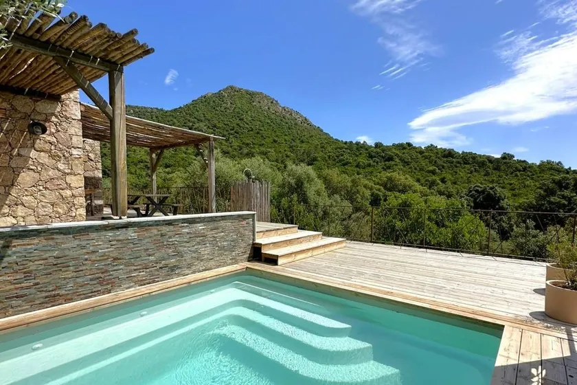 Children-friendly villa with terrace, barbecue & private pool | Sea view - Image 1