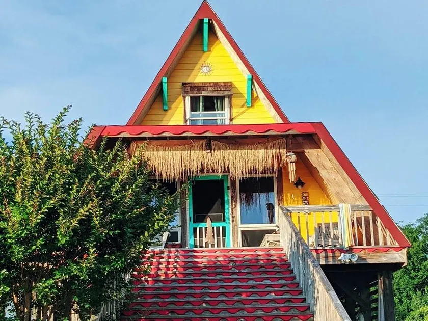 CH307- The Pirate House - Image 1